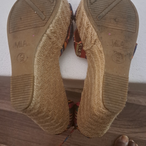 Womanswear - Picture 6 of 8